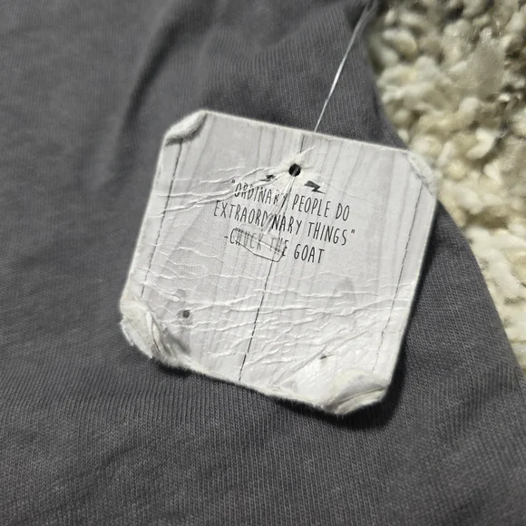 NWT Goat USA Graphic Undefeated Football T-Shirt Size Medium - Picture 4 of 7